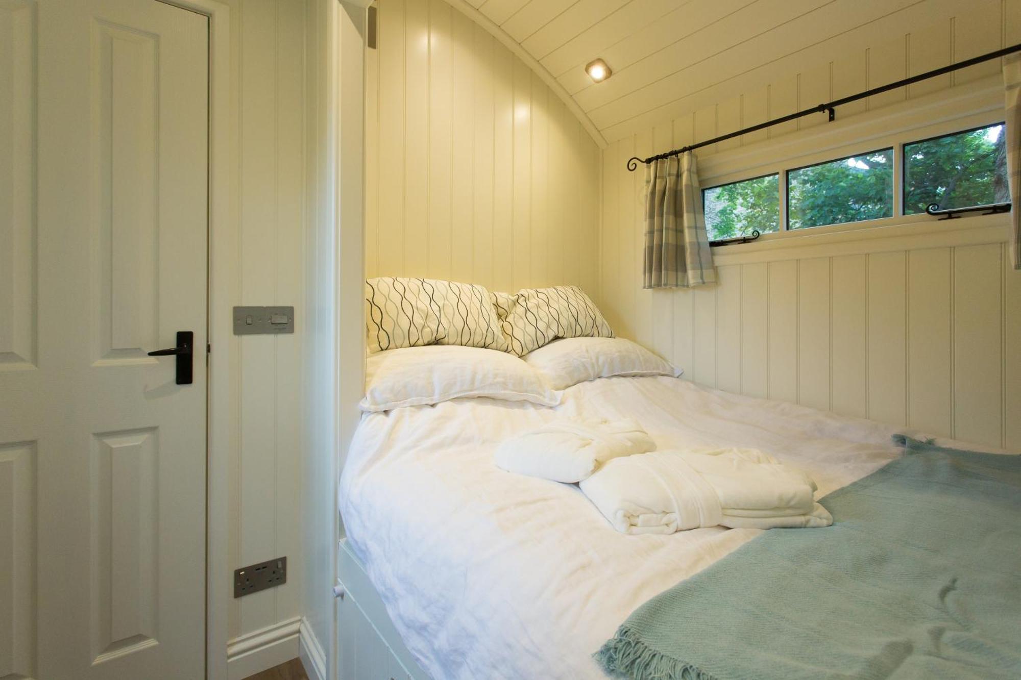 The Bailey Shepherd'S Hut And Holiday Cottage Skipton Exterior foto